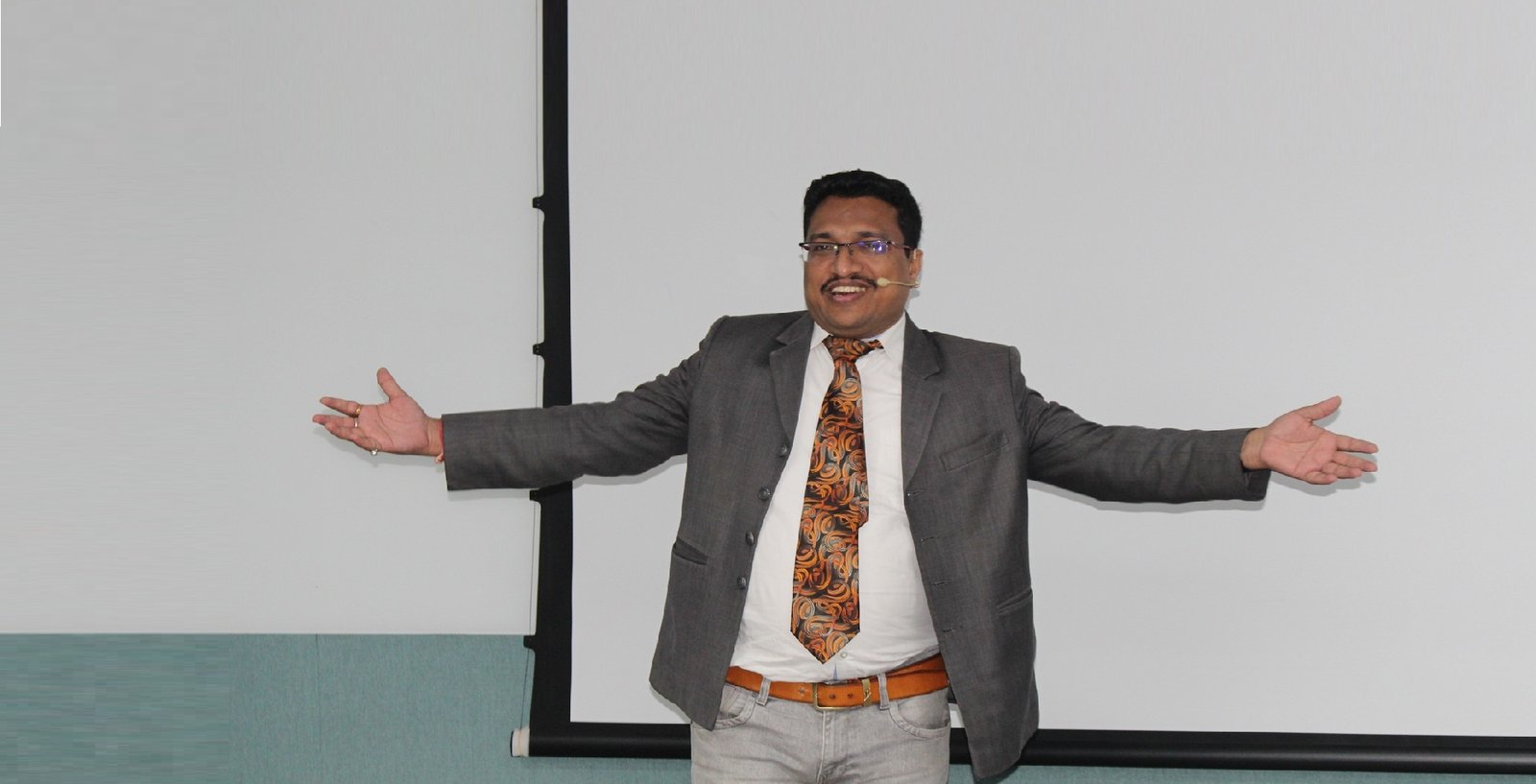 Vinod-Bansal-Sir Photo